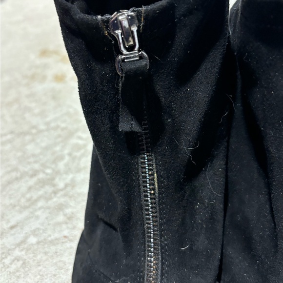 NWOT open toe suede booties.  Size 7 - Picture 2 of 4